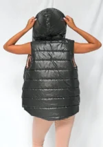 Čierna dámska prešívaná vesta – Obrázok 3