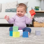 Infantino Kocky Squeeze & Stack 10 ks – Obrázok 3