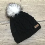 Zimná pletená podšitá čiapka - vrkoče black – Obrázok 2