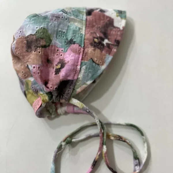 Mušelínový čepiec madeira flowers