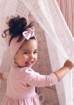 Detská zaväzovacia čelenka – púdrová ružová – Obrázok 2